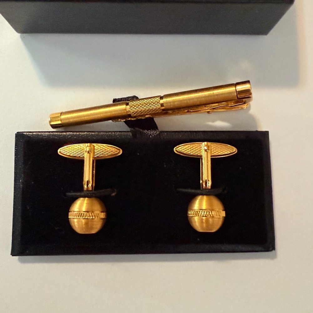 #23 Gold Plated Cufflinks and Tie Clip Set